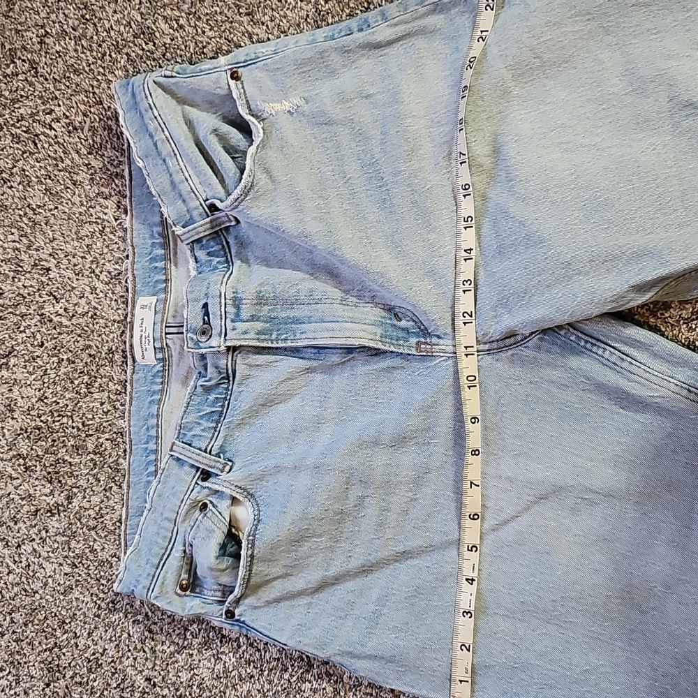 Abercrombie & Fitch Light Wash The Vintage Flare High Rise Jeans Size 33L - Picture 5 of 5